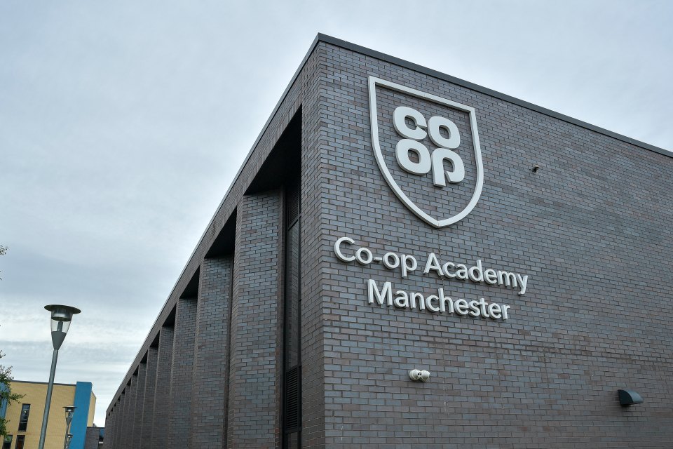 Parents at Co-op Academy on Plant Hill Road in Higher Blackley say their children are coming home ‘starving’ as there’s not got enough time to queue and eat dinner.