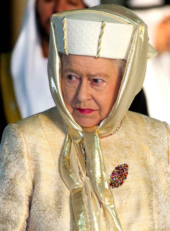 In 2010 in Abu Dhabi, Her Majesty opted for this Arab-inspired piece