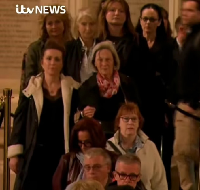 Susanna Reid waiting in the queue for seven hours with her mum