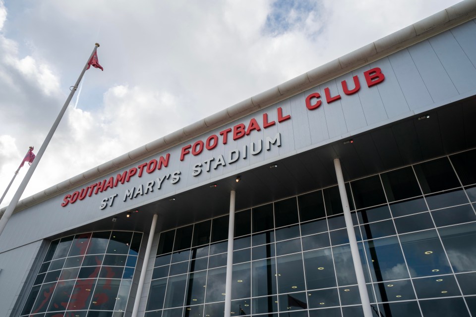 the southhampton football club is located at st mary 's stadium