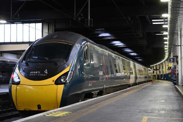 a train that says avanti west coast on it