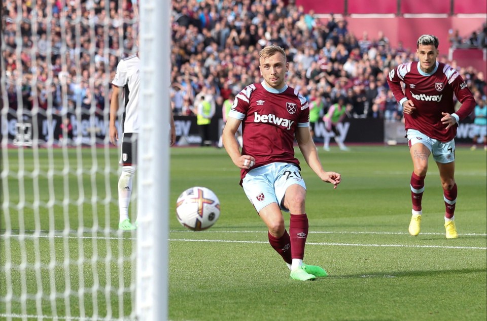 Jarrod Bowen made no mistake from the penalty spot