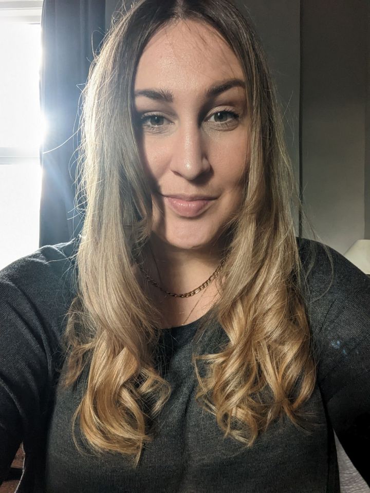 I was obsessed with the curled blowdry I got with the Shark tool