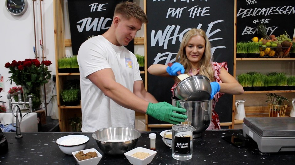 Fabulous reporter Becky making Lush's Nutkin face mask