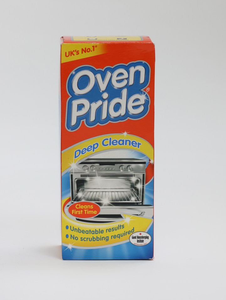 Oven Pride does come with warnings that it should only be used with gloves and covered arms