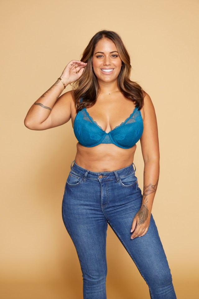 Malin says 'I like the plunge style of the bra itself, it’s very flattering'