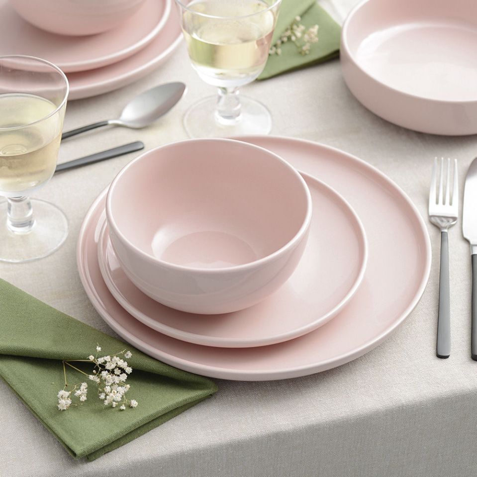 Save £64 on this 16-piece dinner set from ProCook