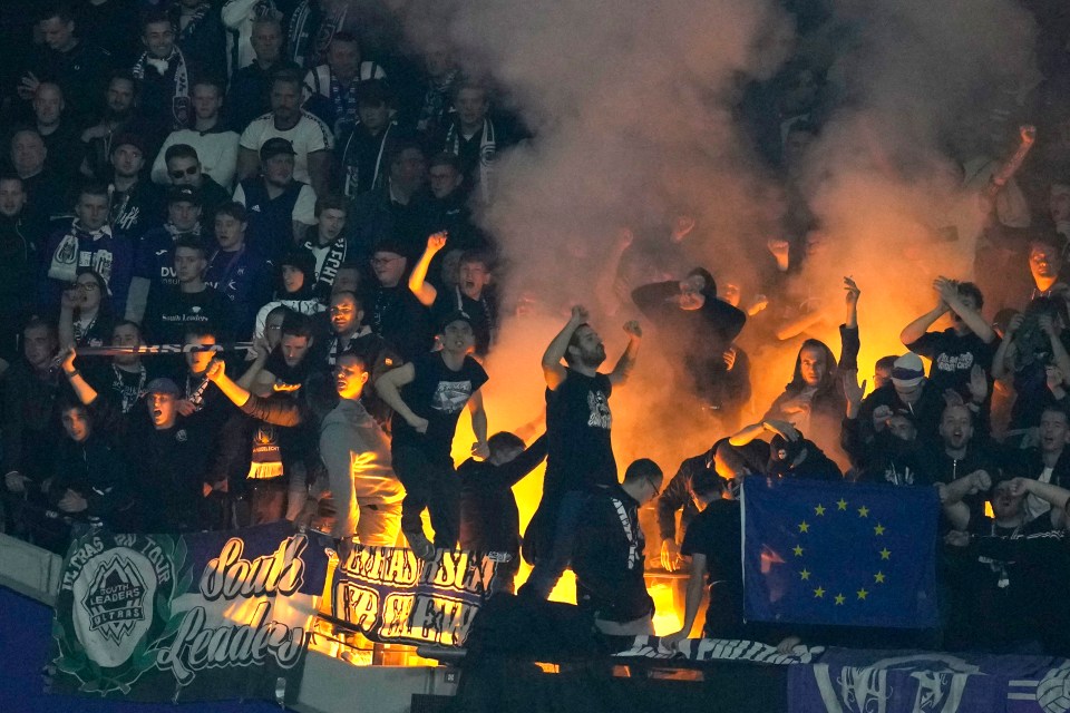 When rowdy Anderlecht fans started ripping up seats and lobbing them at our West Ham fans, the police had brought calm and restored peace within minutes