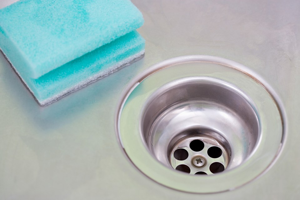 Soda crystals, white vinegar and Zoflora is all you need for a spotless and smell-free sink