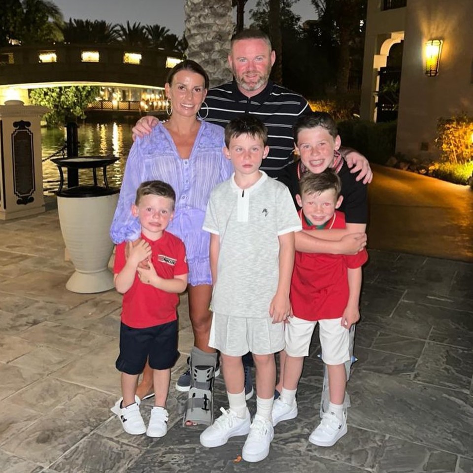 Wayne and Coleen get the kids to pose for a special Christmas picture every year