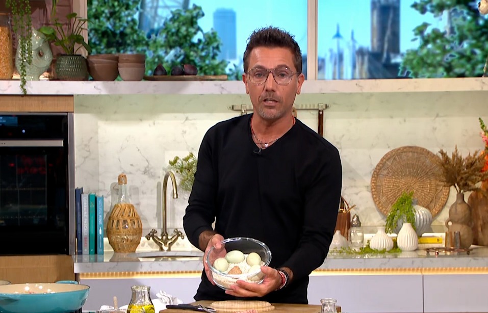 Gino D'Acampo cooks with white truffle on This Morning