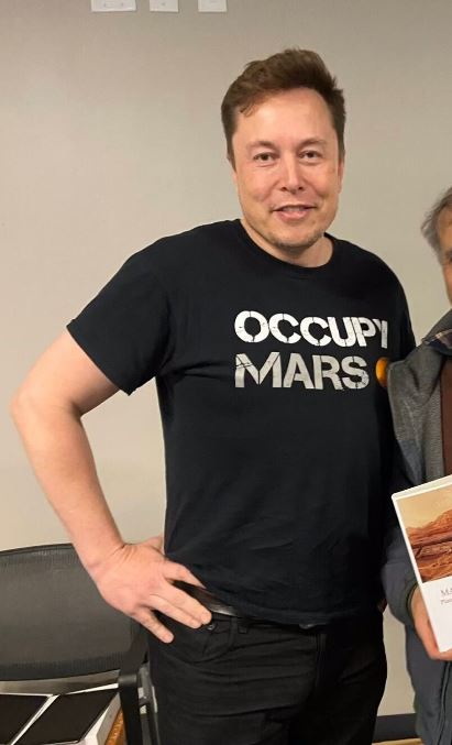 Elon's t-shirt cost him just $30 - and also funds his SpaceX company