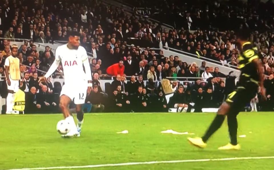 Emerson Royal's failed no-look pass left Tottenham boss Antonio Conte stunned