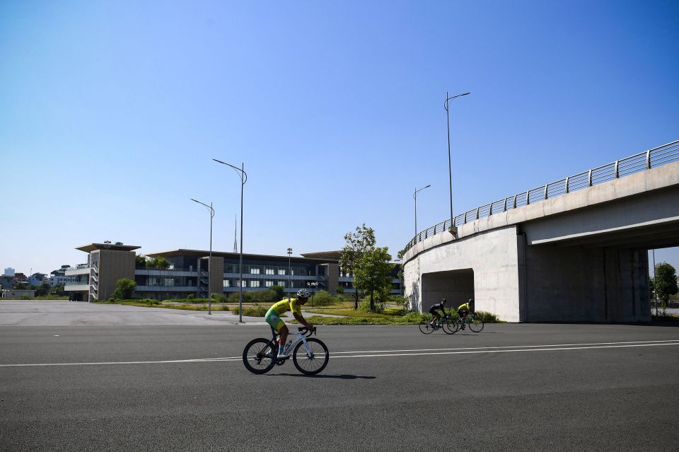 Cyclists now use the Hanoi circuit