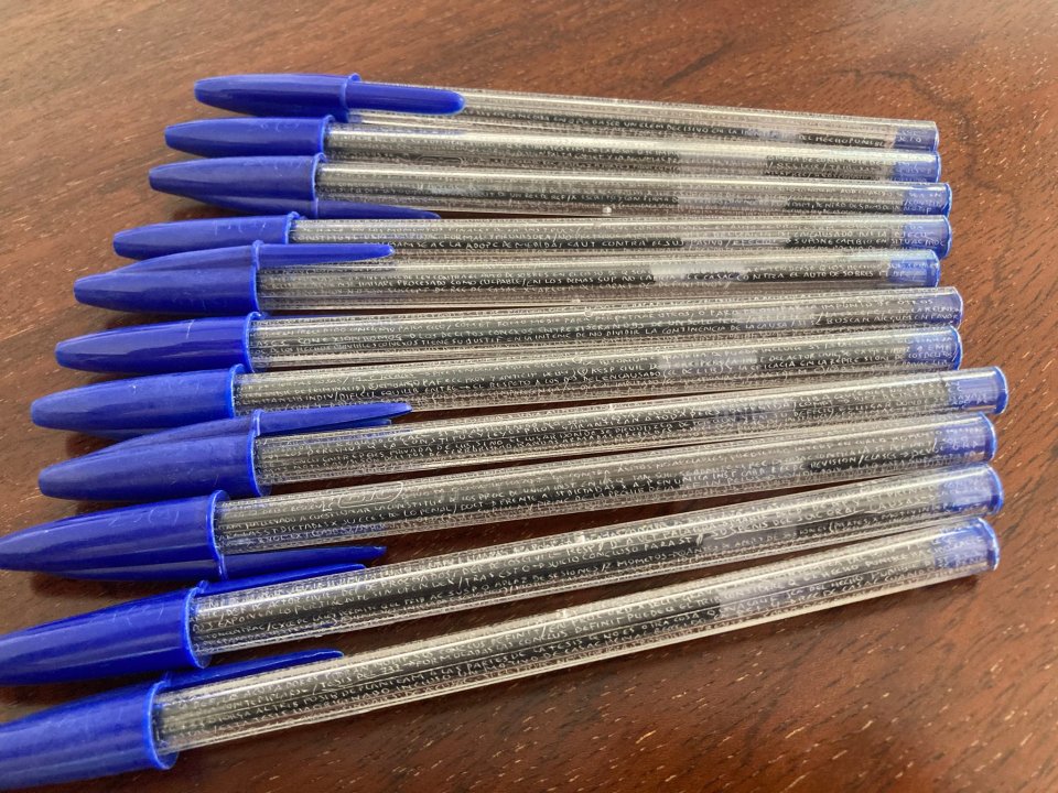 A Spanish student engraved borderline microscopic letters across a set of blue Bic pens