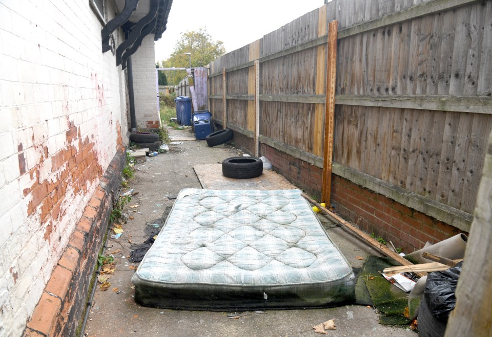 More mess on the street where residents avoid their neighbours