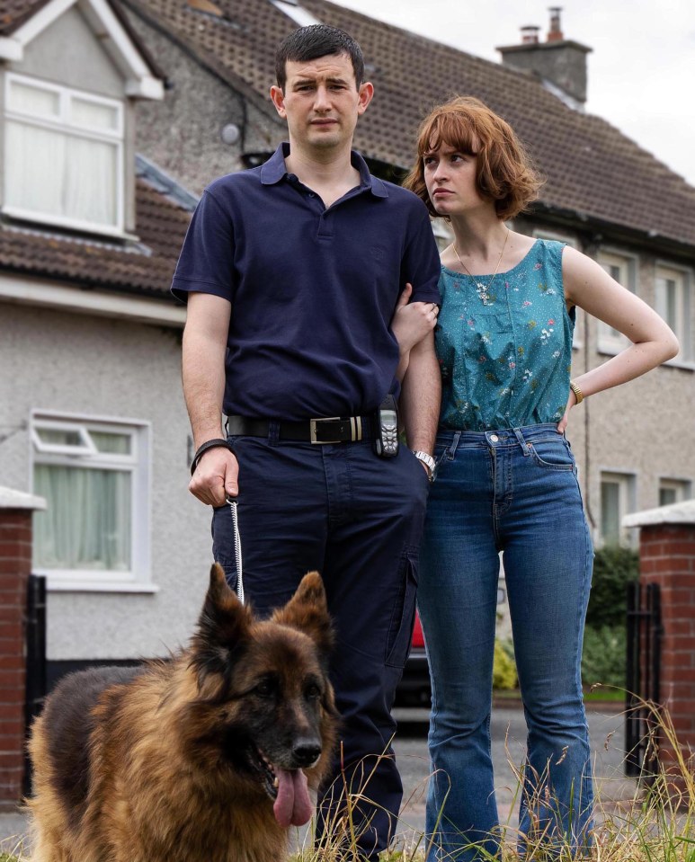 The series follows Maxine Carr as her fiancé Ian Huntley is arrested for the murder of Holly Wells and Jessica Chapman