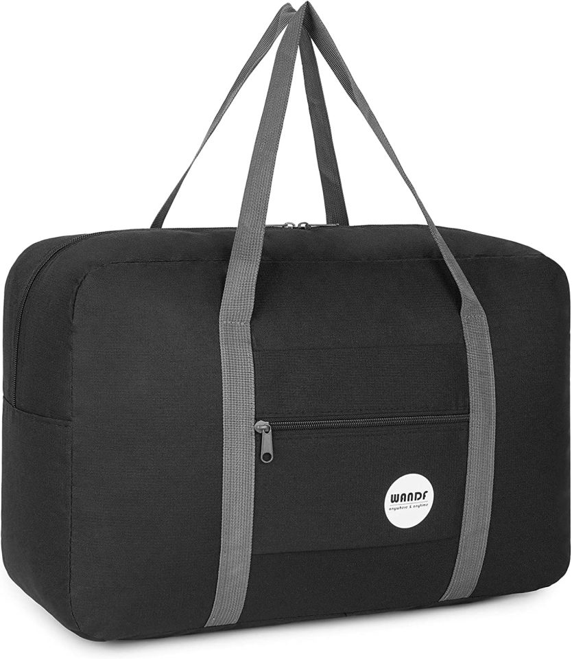 The Wandf holdall complies with the hand luggage sizes of most budget airlines