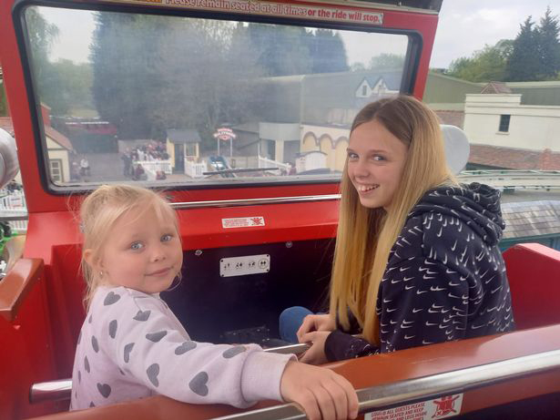 Tehleigher Bunting, pictured with her sister, was killed on Wednesday after a horror collision in Leicester