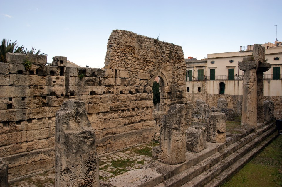 The cat was thought to be sleeping at the ruins of the Temple of Apollo, in Italy