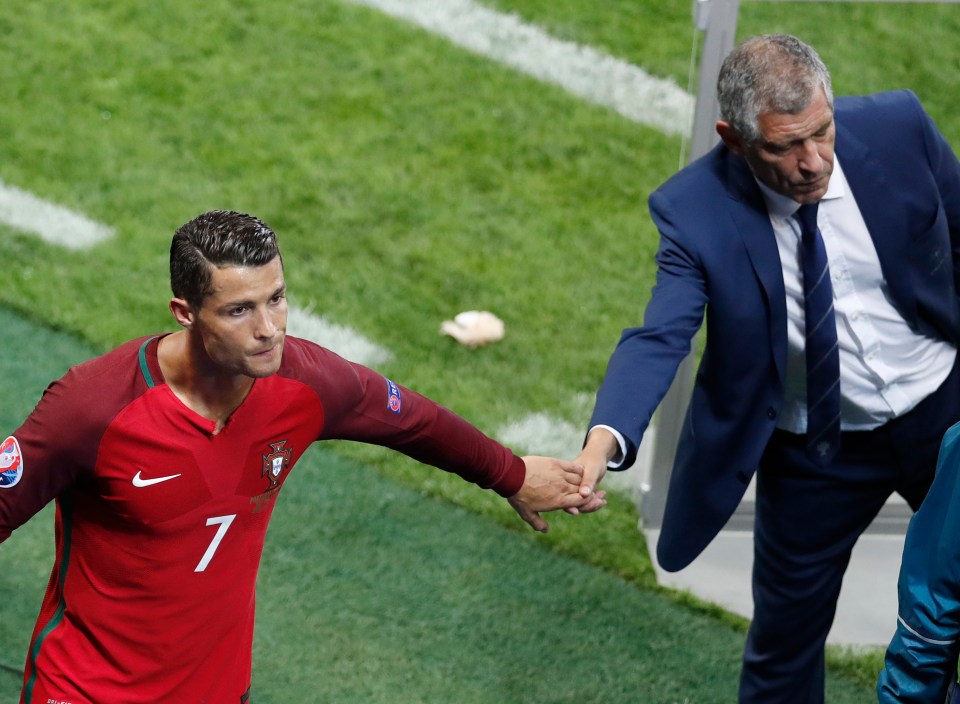 Fernando Santos says the Cristiano Ronaldo saga is not distracting his Portugal squad