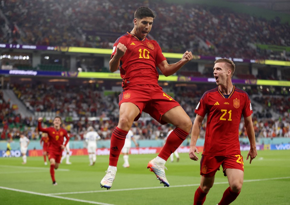 Spain kicked off their World Cup campaign in style with a 7-0 win over Costa Rica