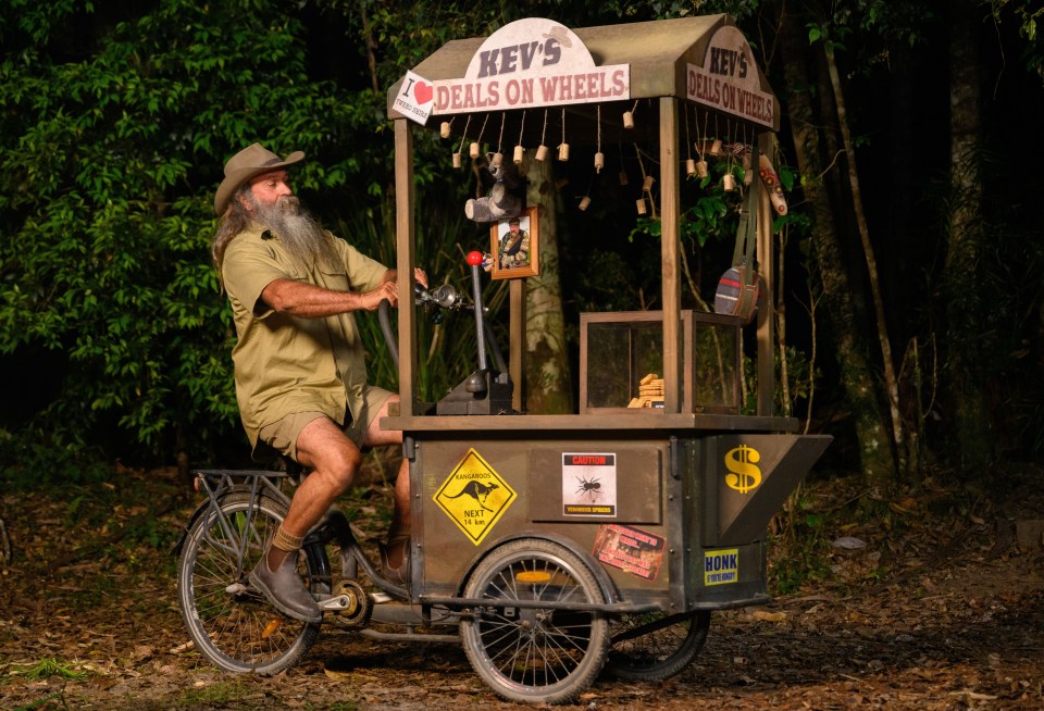 While the celebs still need to bag Dingo Dollars to spend, Kiosk Kev will now front the Kev’s Deals On Wheels segment