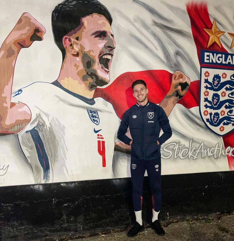 England ace Declan Rice decided to visit the pub painting before jetting off to Qatar