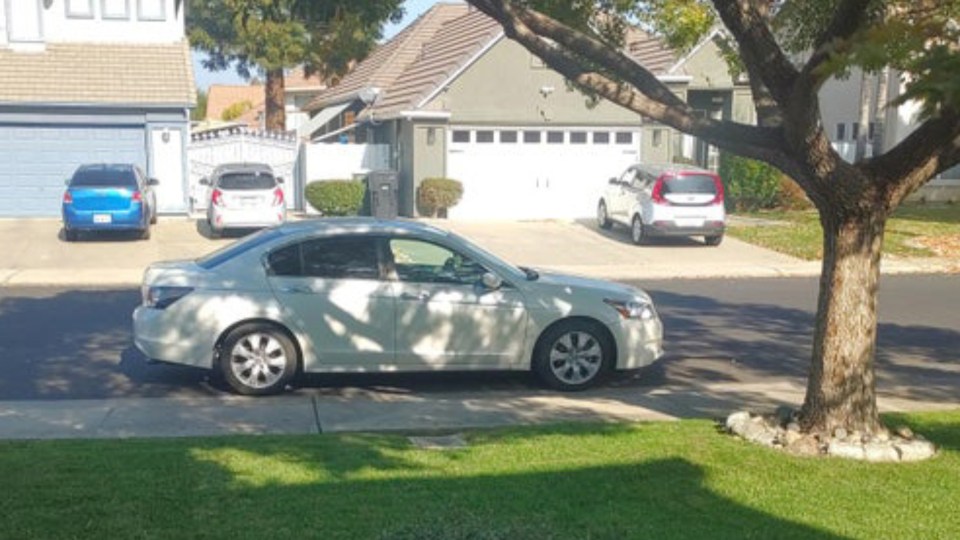 A frustrated motorist has uploaded this picture of their neighbour's parking