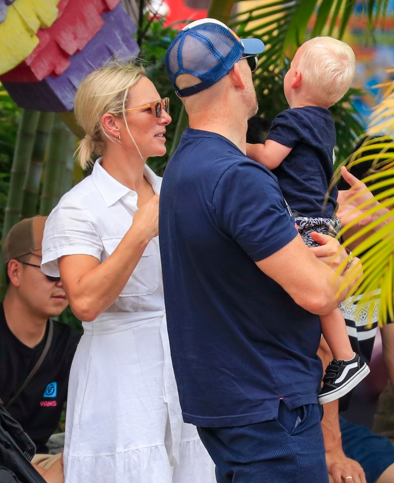 He was joined by his wife and kids as they visited Sea World