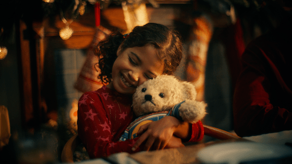 The heartwarming ad is airing today on ITV during Coronation Street