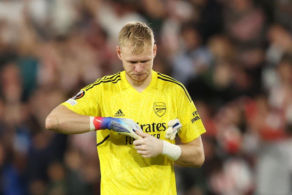 Aaron Ramsdale has lifted the lid on his pre-match ritual with his gloves