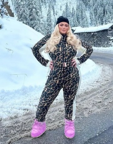 Gemma Collins looked amazing in another snow suit