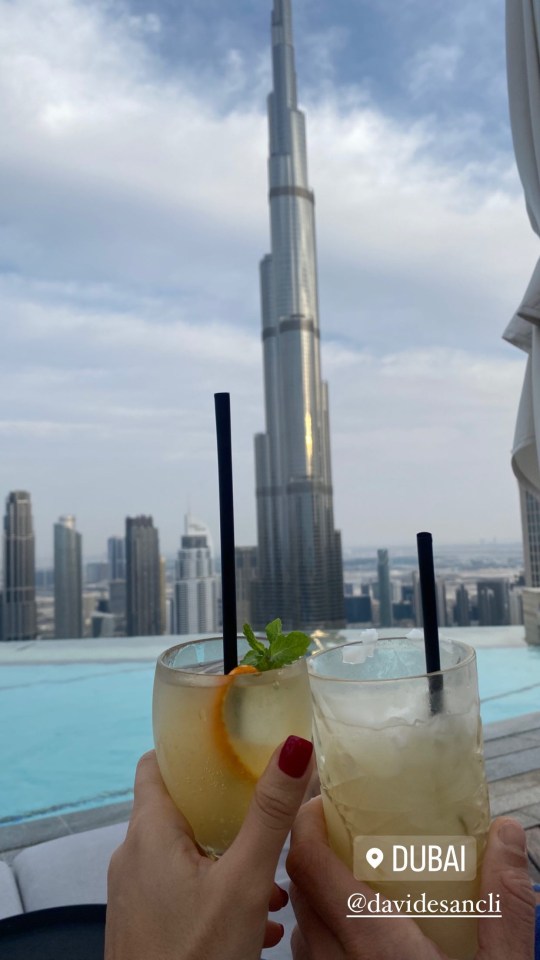 They enjoyed cocktails by the pool