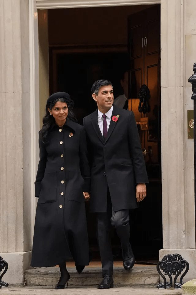 Rishi Sunak and his wife Akshata Murthy left No10 hand-in-hand earlier