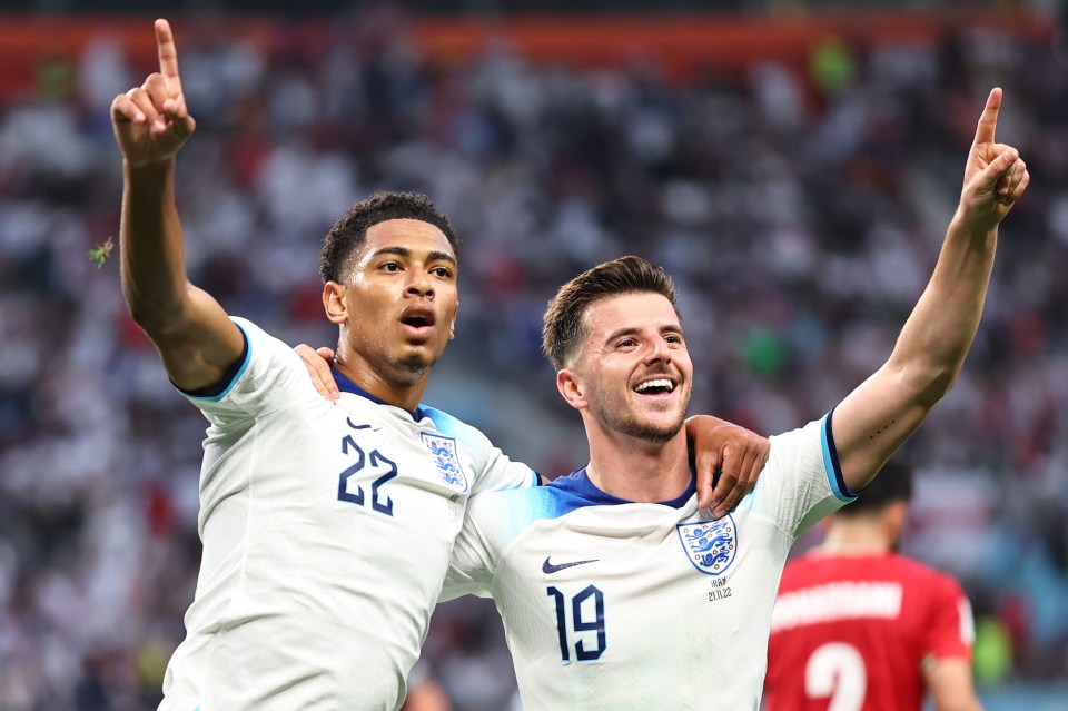 Bellingham, 19, celebrates with Mason Mount