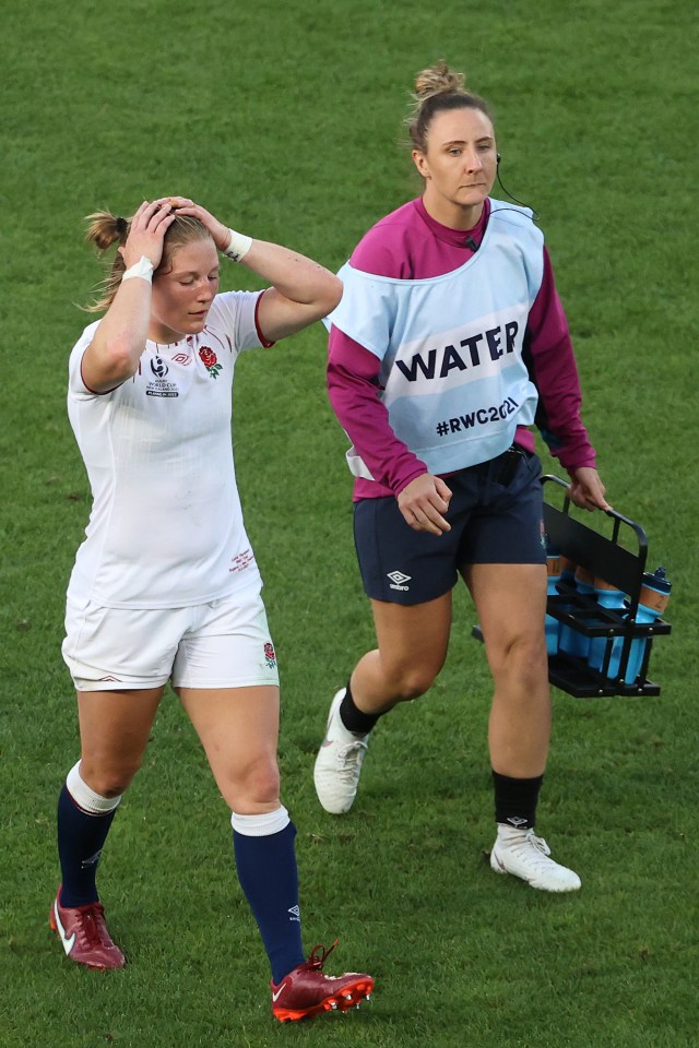 Lydia Thompson was sent off early doors as she left a New Zealand winger dazed