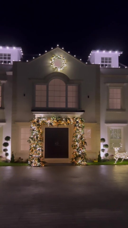 The couple's house looked like a stunning grotto