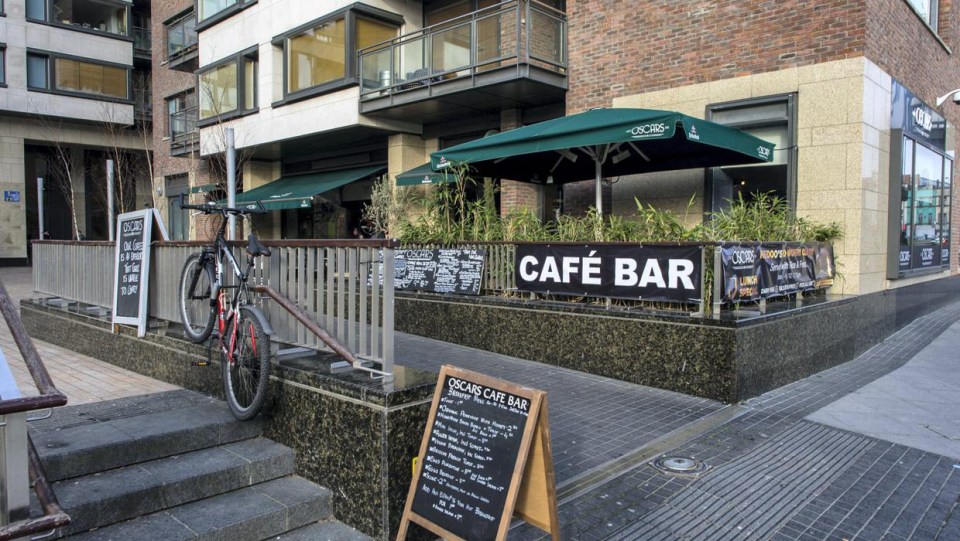 The owner of Oscars Cafe Bar in Dublin claimed the negative review was full of 'lies'