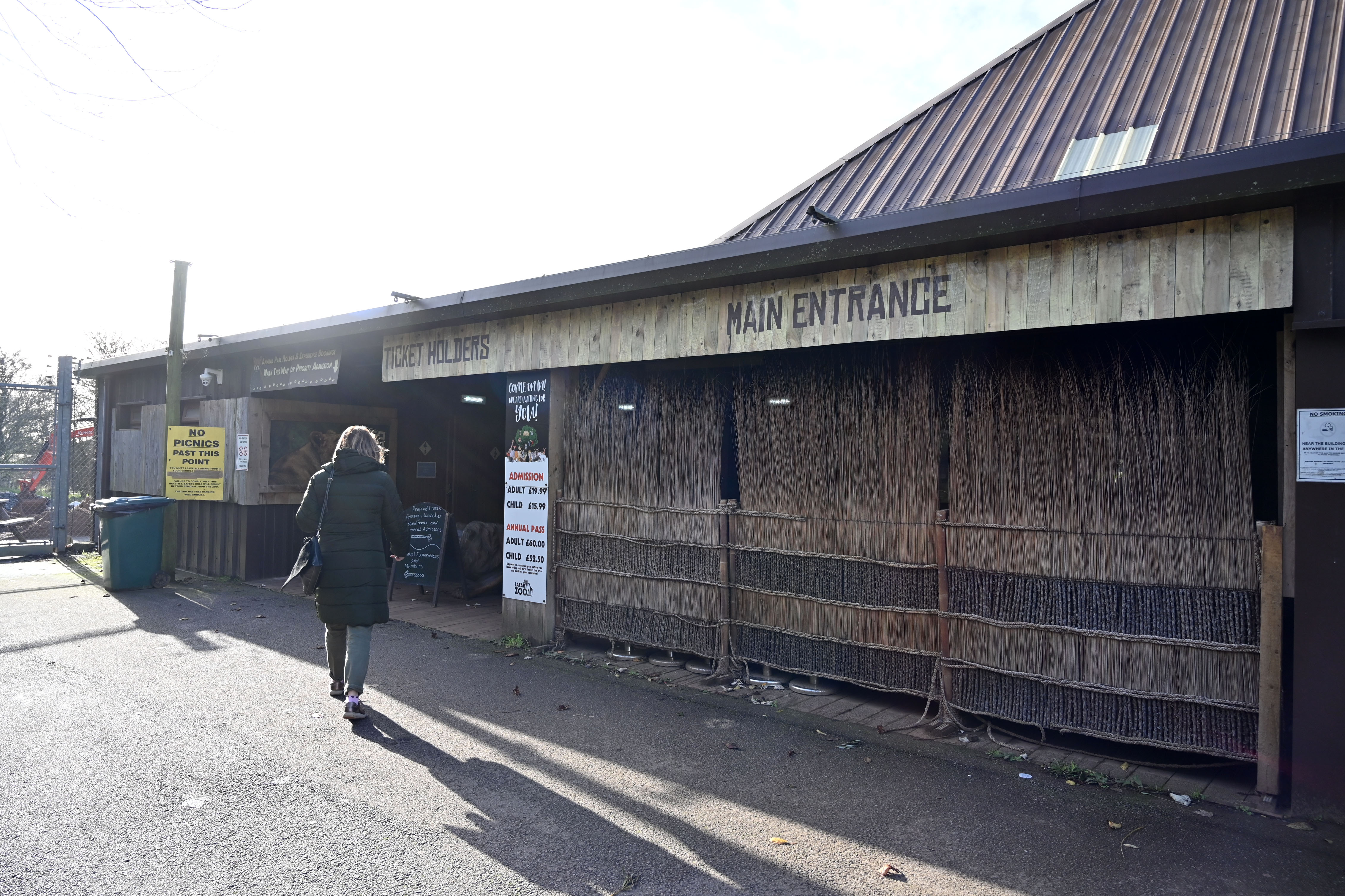 Safari Zoo main entrance.