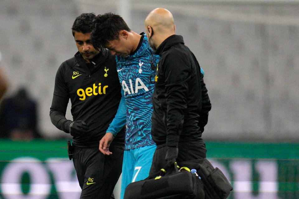 He was forced to leave the pitch and will now undergo surgery