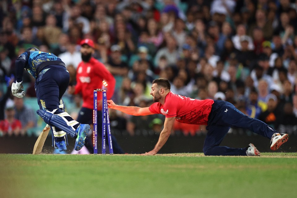 Mark Wood did brilliantly to run out Wanindu Hasaranga