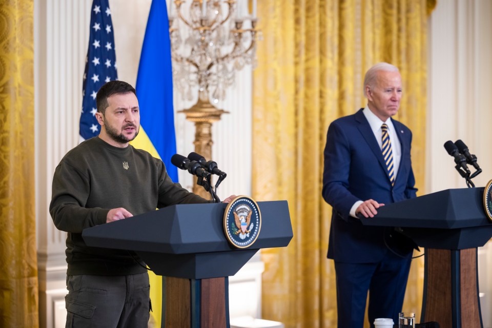 US President Joe Biden and Ukrainian President Volodymyr Zelensky speak at the White House