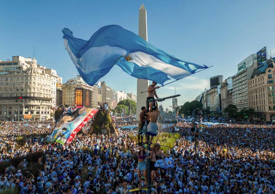 Thousands of jubilant fans take to the streets in Buenos Aires