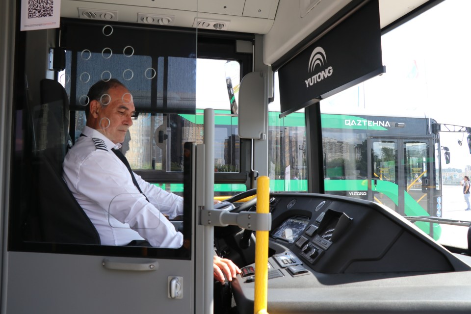 Bus drivers can earn up to £34,000 a year