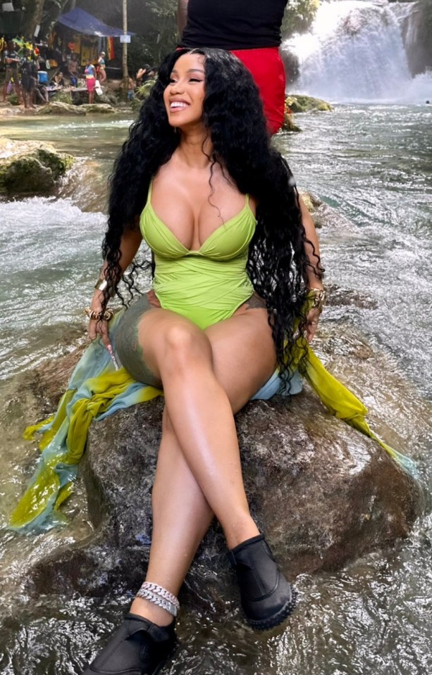 Cardi B jetted off to Jamaica for a pre-Christmas break