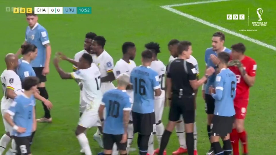 Ghana players react after Nunez gets involved