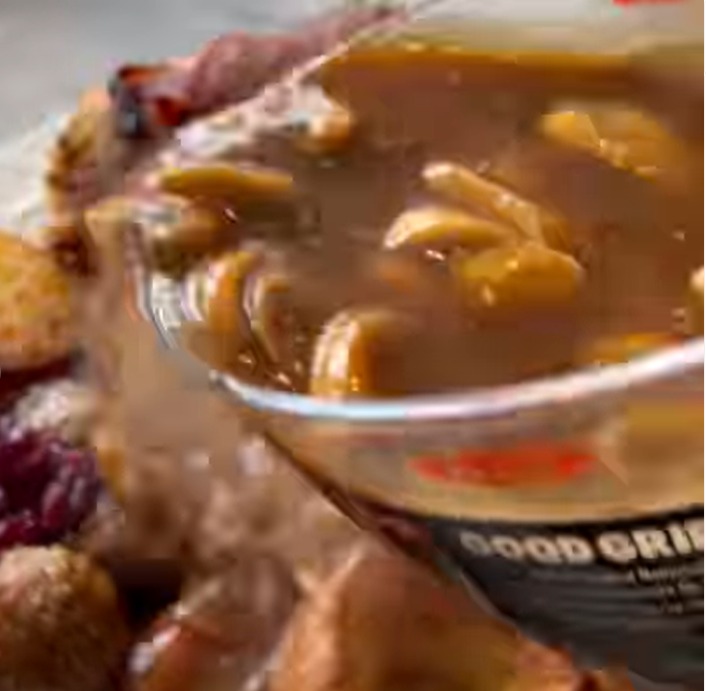 Some fans didn't approve the mushrooms in the gravy and shared their thoughts in the comments