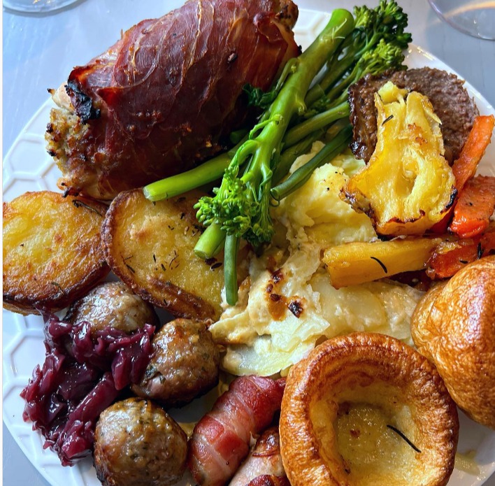 Vicky posted snaps of her Christmas lunch to her 5.2million followers on Instagram