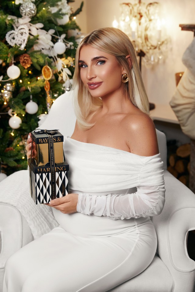 Billie recently joined forces with Baylis and Harding for her very own Christmas edit